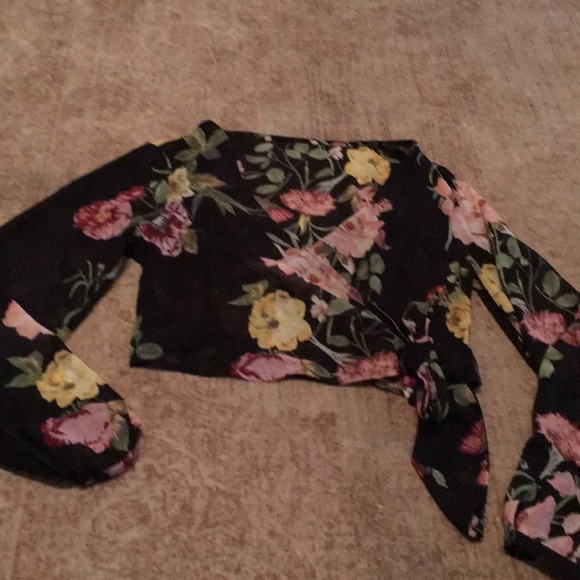 Floral chiffon crop wrap top - Picture 2 of 3